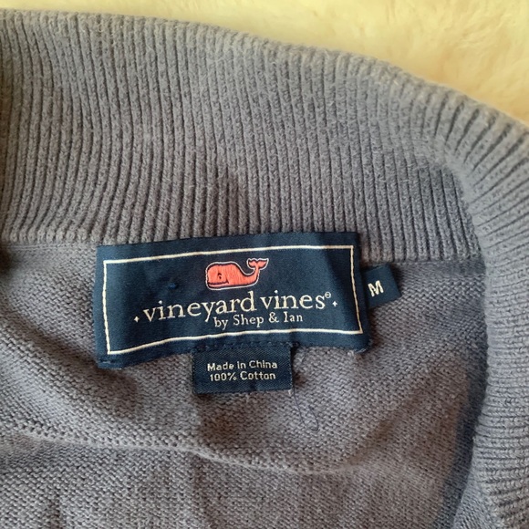Vineyard Vines Men’s sweater - Picture 2 of 3